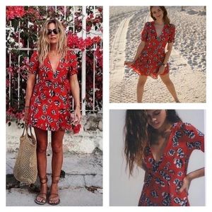 REALISATION PAR Red Floral V Neck Short Sleeve Mini Dress